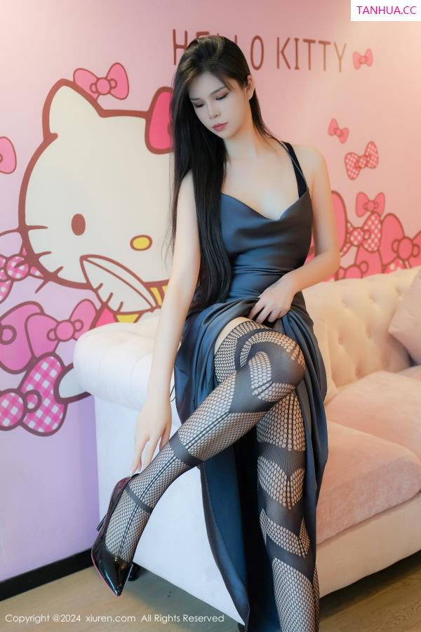   [XiuRen]高清写真图 2024.07.03 No.8795 雪糕CiCi 黑丝美腿第17张图片